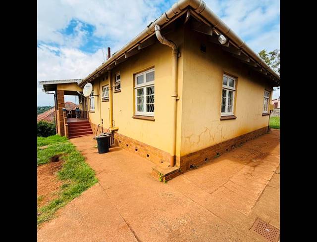 4 BEDROOM HOUSE FOR SALE IN SEA VIEW